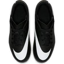 A chuteira de futebol nike bravatax ii indoor/court apresenta um cabedal sintético microtexturizado para maior controle de bola e travas de borracha para tração agressiva em superfícies de asfalto. Nike Bravata Ii Fg