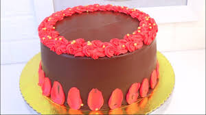 تغليف بالنوتيلا مع طريقة الكريمة باللون الاحمر Cake Desserts Birthday Cake