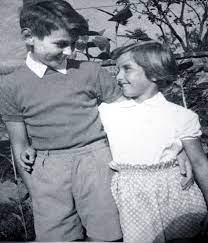 Milos zeman was born on september 28, 1944 in kolín, protectorate bohemia and moravia. Fotogalerie Od Dvou Let Vyrustal Milos Zeman Se Svou Matkou A Babickou V Prvnim Patre