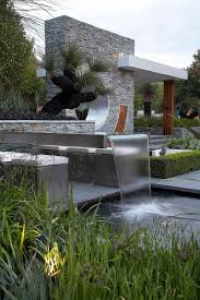 Chelsea Flower Show Gold Medal Winner Show Gardens Landscaping Project Rolling Stone Landsc Fontaine De Jardin Moderne Jardin Contemporain Jardin Moderne