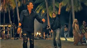 Carlos vives & ricky martin , ambos ] tengo en mi libreta esa canción boricua esa que escribí pensando en tu boquita yo quiero bailarla. Carlos Vives Y Ricky Martin Juntos En La Cancion Bonita