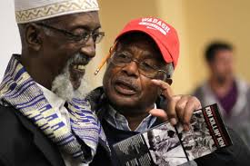 Davis Inspires to 'Reach High, Reach Back'