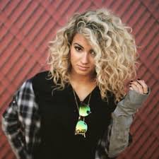 I Discovered My Dream Hair Dream Hair Long Hair Styles Hair Styles Curly Hair With Bangs