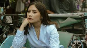Prilly latuconsina is a famous indonesian actress, who was born on october 15, 1996.as a person born on this date, prilly latuconsina is listed in our database as the 36th most popular celebrity for the day (october 15) and the 387th most popular for the year (1996). Banyak Cowok Mesum Bangga Pamer Di Media Sosial Prilly Latuconsina Jijik Lo Pikir Lo Keren Tribunstyle Com