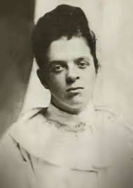 Famous Sisters: Virginia Woolf, Vanessa Bell and Laura Makepeace Stephen  #FamousSisters #relationships #families #artists #authors #lostsisters  #Sisters #PreRaphelites