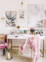 Up your productivity and your style game with these designer tricks. 30 Girly Pink Home Office Ideas That You Want To Work All Day Page 20 Of 38 Ideer For Heminredning Inredning Rum Kontorsinredning