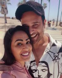 Celebrating 13 years of togetherness! Happy Anniversary to Krushna Abhishek  and Kashmera Shah ❤🥹 . #happyanniversary #KrushnaAbhishek #kashmeerashah  #fblifestyle #bollywoodbubble #bollywood #laughterchefs