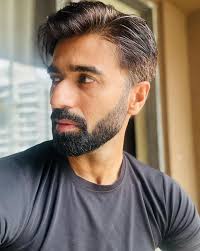 Dekh kar Chalo Left Bhi Ar Right Bhi..(:) : : : : : : : : : : : : : : : : :  : #instagram #instapic #instagood #picoftheday #picture #life #casual  #blackwear #men #explore #photography #photoshoot #harharmahadev