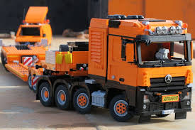 Gigantischer Lego Technic Mercedes Benz Actros Fahrt Vor Nachbau Von Jaap Technic Zusammengebaut Lego Technic Truck Lego Technic Lego Fahrzeuge