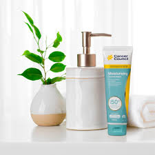 Nourishing sunscreen lotion that hydrates and protects the skin. Cancer Council Kem Chá»'ng Náº¯ng Cancer Council Moisturising With Aloe Vera Vitamin E DÆ°á»¡ng áº©m Spf50 Uva Uvb 110ml Watsons Vietnam