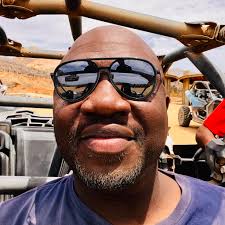 Warriors have the best record in NBA history after 52 games. BUT, can they  break Bulls' 72-10 record in 95-96?