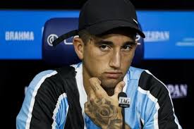 Looks com blazer: veja como usar a peça do trabalho à balada