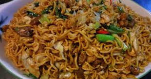 · jika anda pakai mie telur basah, siram dengan air panas supaya minyaknya larut. Yuk Memasak Mie Goreng