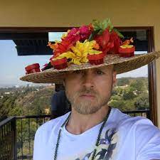 Spencer Pratt S Hummingbird Feeder Hat Is Ornithologygoals Unleashed Hats Diy Hummingbird Feeder Diy Hat