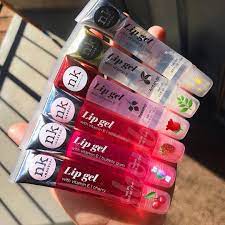 For The First Time Ever I Let Someone Turn My Iconic Lip Injection Extreme Power Plumping Lip Gloss Into A L Plumping Lip Gloss Lip Gloss Balm Pink Lips Makeup