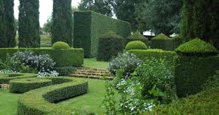 Les Jardins Du Manoir D Eyrignac Garten Formaler Garten Gartenraum