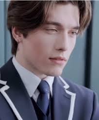 Donavan Bennett's Instagram, Twitter & Facebook