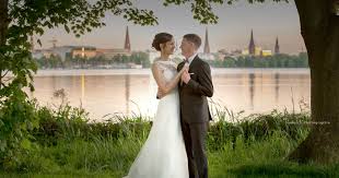 Sie können hilfreich dafür sein, ergebnisse und zusammenhänge deiner arbeit anschaulich darzustellen. Hochzeit Trauung Und Familienfeier Im Literaturhaus Grand Cafe