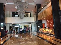 Los amantes de las tiendas no se pueden perder centro comercial aeon bukit hotel de lujo en seberang jaya (central seberang perai), cerca de parque de aves de penang. Lifts To The Rooms Are Situated Adjacent To The Reception Area Picture Of The Light Hotel Penang Seberang Jaya Tripadvisor
