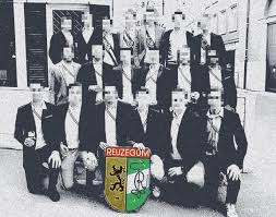 Il adorait la musique, se faisait des amis partout, jouait tellement bien au « reuzegom » ne lui en aura pas laissé le temps. Leden Studentenclub Reuzengom Riskeren Zware Sanctie Na Fata De Standaard Mobile