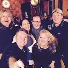 I'll send her a rose and i wonder will she cry or will she smile darling, don't let me down don't get some other one you're my sweetest angel, you go to my heart you're my sweetest angel, you've got the touch to my heart baby, yeah. Angelo Kelly Das Verdankt Er Seiner Ehefrau Schlager De