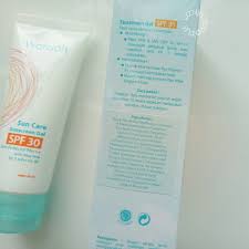 Sunscreen untuk kulit berminyak dan berjerawat ini sangat cocok. Review Wardah Sunscreen Gel Spf 30 Pa Vina Says Beauty