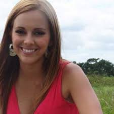 Elisa Camacho (@Marialunabb)