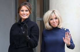 The french president met his now wife who is 24 years his senior, after falling in love with her doing. Donald Trump In Paris Melania Trump Mit Kusschen Von Brigitte Macron Empfangen Politik Stuttgarter Zeitung