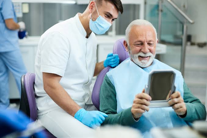 Managing Dry Mouth in Seniors: Tips from Dentists | Saintsbury Family Dental