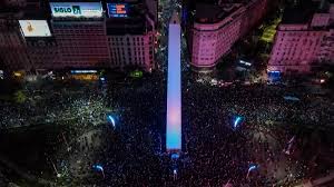 Información y servicios para los que viajan, estudian, trabajan y viven en la argentina. Argentina Messi Buenos Aires Celebrate Copa America Title Video Sports Illustrated