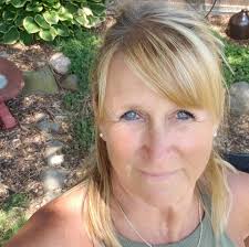 Can cotton balls be used in robot vacuum sediment tray?