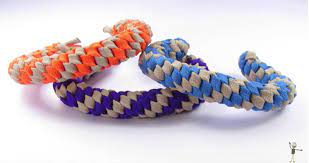 It can be used for adjustable closures and clasps in bracelets. 74 Diy Paracord Bracelet Tutorials Explore Magazine