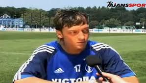 Mesut ozil (born october 15, 1988) is a professional football player who competes for germany in world cup soccer. Mesut Ozil Schalke 04 Dailymotion Video