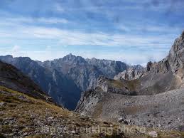 Subir a jermoso, especialmente desde cordiñanes, es una ruta que requiere resistencia, tiempo y habilidad. Collado Jermoso Picos De Europa Picture Of Lagoa Trekking Vila Real Tripadvisor