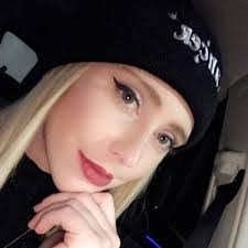 Holly Cooksey's Instagram, Twitter & Facebook