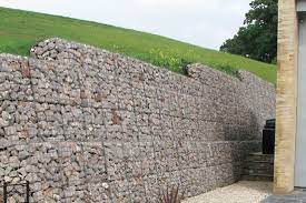 1.5 metre yükseklikte ve arkasındaki dolgu toprak yükünü taşıyan bir yığma duvar zeminden en az i̇kinci alternatif ise perde beton duvardır. En Yaygin Kullanilan 9 Farkli Istinat Duvari Cesidi Sanal Santiye