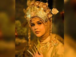 Asal muasal mata biru dari aceh. Suku Aceh Asal Bahasa Kepercayaan Rumah Adat Baju Tradisional Tarian Adat Penjelasan