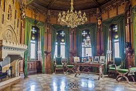 Von ihrem ferienhaus oder ihrem hotel in der nähe der burg hohenzollern steht ihnen ein erlebnisreicher rundgang in der von zahlreichen. Prunk Und Glamour Der Burg Hohenzollern Der Schonsten Burg In Baden Wurtemberg