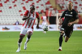 Süper lig'de üçüncü sezonunu geçiren btcturk yeni malatyaspor, sahasında 'dört büyükler' olarak adlandırılan galatasaray, beşiktaş, fenerbahçe ve trabzonspor'a karşı iyi bir performans sergiliyor. Canli Izle Antalyaspor Yeni Malatyaspor Bein Sports 1 Kesintisiz Sifresiz Canli Mac Izle