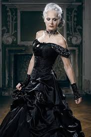 Desigerin lucardis feist hat zu ihrem, ganz eigenen stil gefunden. Black Wedding Dress Dark Romantic Baroque Gothic Alternative By Feist Style Lucardis Feist Www Facebook Com Lucardis Mode Noire Robes D Epoque Mode Gothique