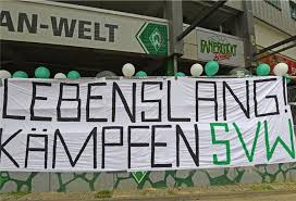 Thuram legt vor dem strafraum per hacke zu lainer durch, der rechts am strafraum viel platz hat und überlegt in den rücken der abwehr zu stindl gibt. L1lx0vbzexhokm