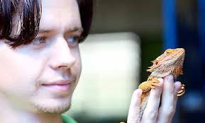 Zoo keeper fights for life