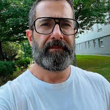 A portrait of former President Obama that hung in the White House has been  replaced by a painting of a bloodied and defiant Donald Trump raising his  fist after the assassination attempt