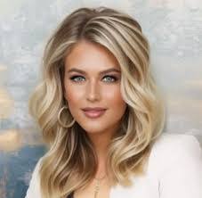 Roberta Goldberg's Instagram, Twitter & Facebook