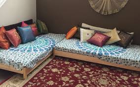 Pembayaran mudah, pengiriman cepat & bisa cicil 0%. 3 Cara Menata Ruang Tamu Tanpa Kursi Nyaman Dan Enak Dipandang Simakterus