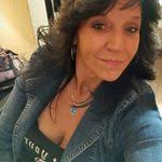 Shellie Clemons's Instagram, Twitter & Facebook