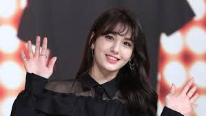 She made her solo debut on june 13, 2019 with the digital single birthday. Jeon Somi Confirmed To Be Preparing For Solo Debut In May