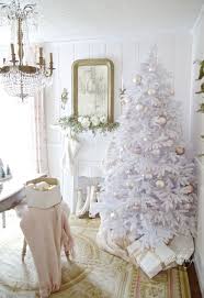 Although christmas is the most wonderful time of the year no matter where you live, there's just something about a country christmas that's extra magical and cozy. 19 French Country Christmas Decor Ideas