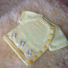 Sari Papatyali Orgu Yelek Modeli Crochet Baby Clothes Baby Knitting Patterns Knitting Girls