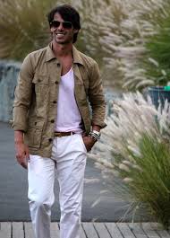 Aigle revisite la saharienne pour homme pour vous offrir plus de liberté vestimentaire. 1001 Idees Veste Saharienne Homme Elle S Adapte A Tous Les Terrains